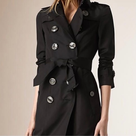 NWT Burberry Black Gabardine Trench Coat with Double-Breasted and Wide Collar - Picture 2 of 13